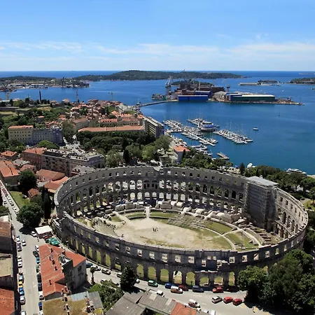 Apartment With Wifi - 26935 Pula
